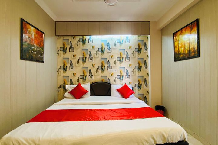 Room 8 of 34
