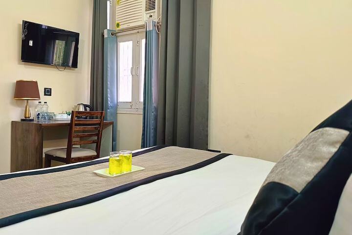 Room 32 of 61