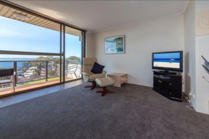 Room 4 of 17