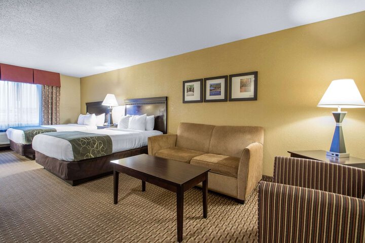 1 King Bed Suite (3 of 37)