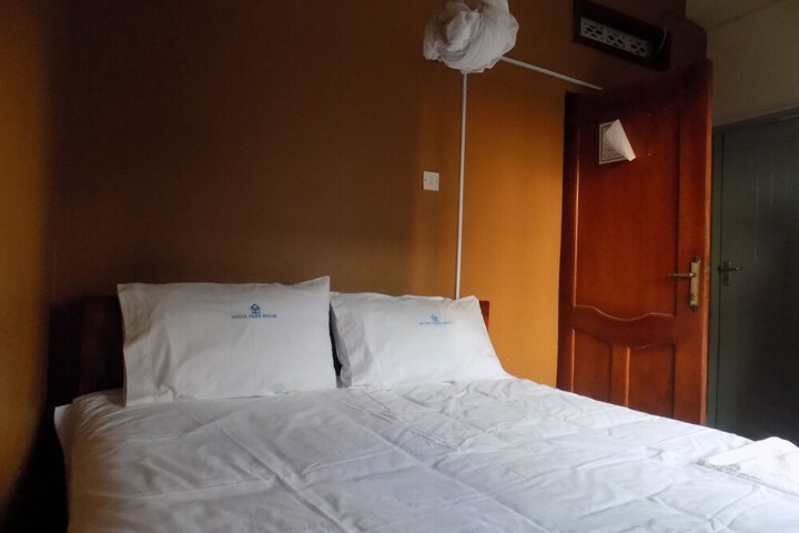 Room 9 of 23