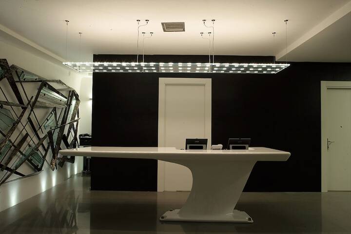Check-in/check-out kiosk
