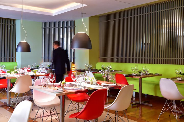 Dining 142 of 250
