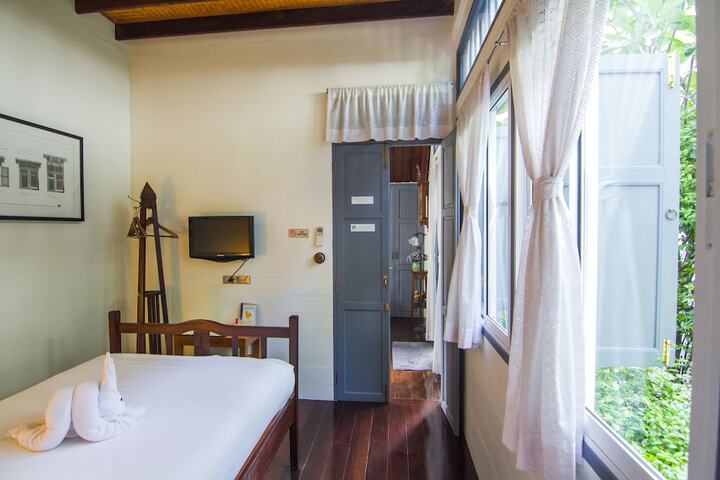 Room 26 of 42