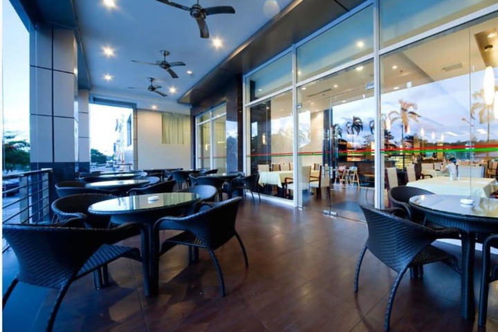 Dining Photos