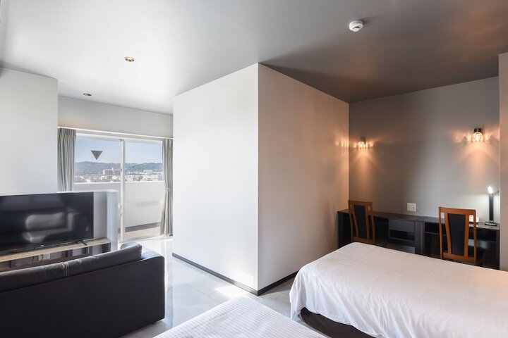 Room 2 of 19