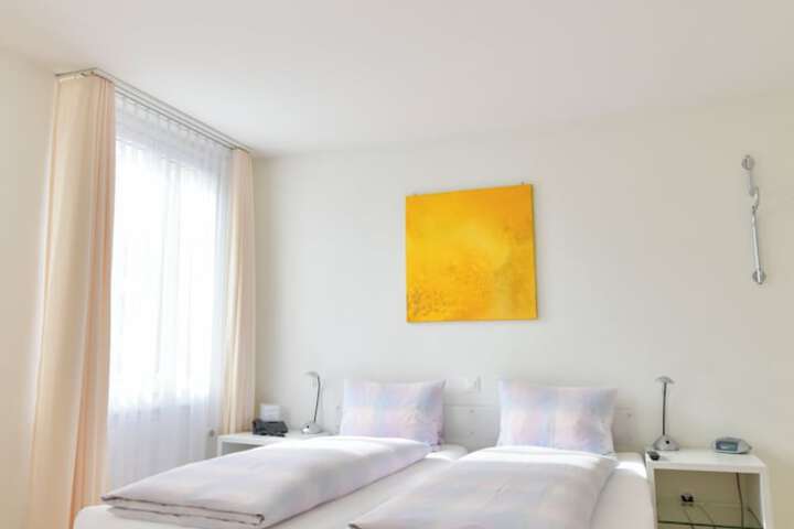 Room 14 of 42