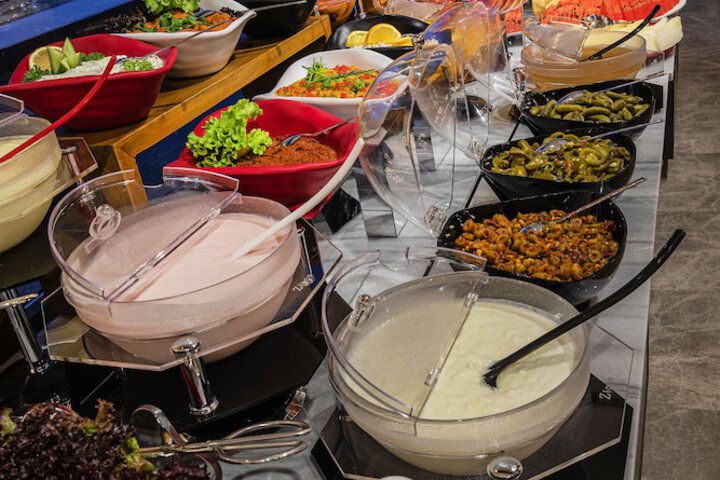 Dining 88 of 128