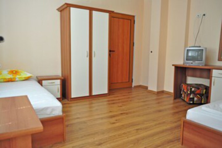 Room 19 of 33