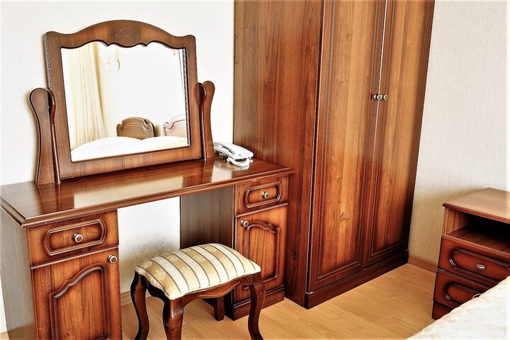 Room 10 of 46