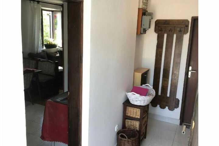 Room 9 of 12