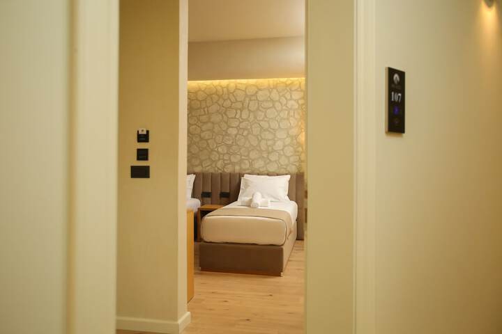 Room 26 of 70