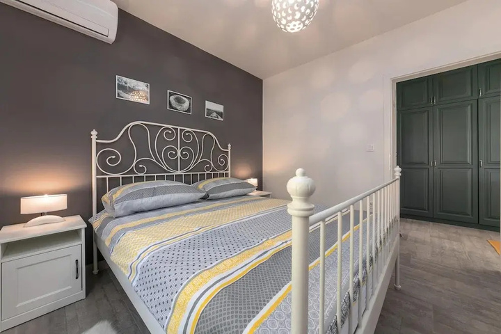 Room 3 of 19