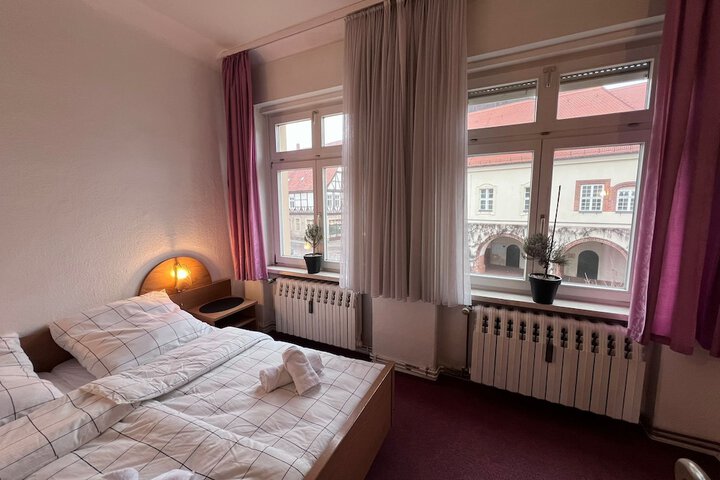 Room 16 of 49
