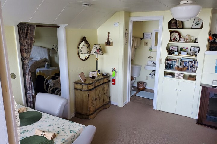 Room 21 of 40