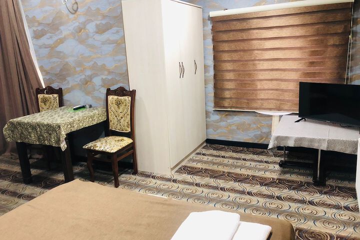 Room 12 of 19
