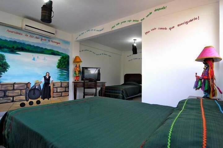 Room 5 of 8