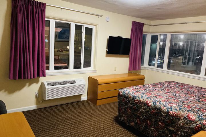 Room 3 of 27