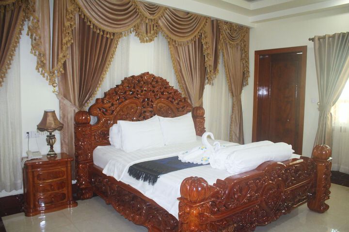 Room 30 of 63