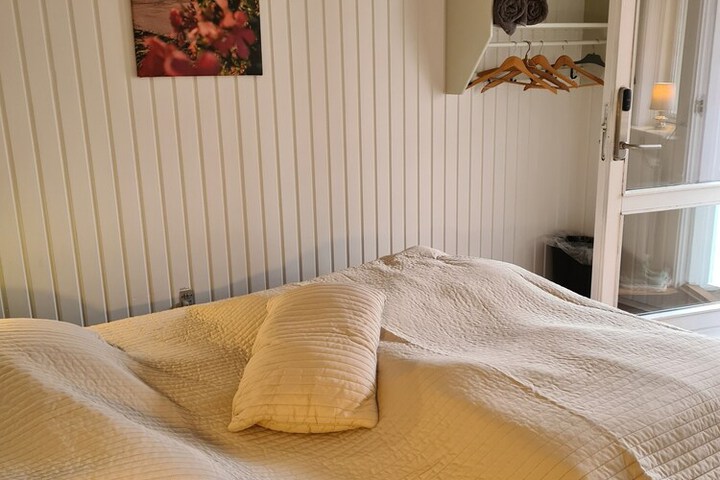 Room 16 of 110