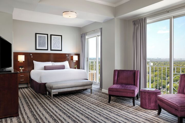 Room 25 of 107