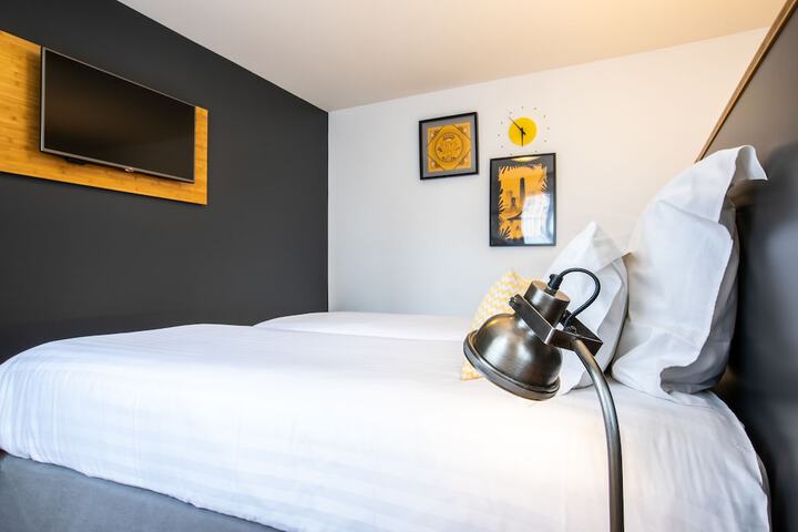 Room 14 of 68