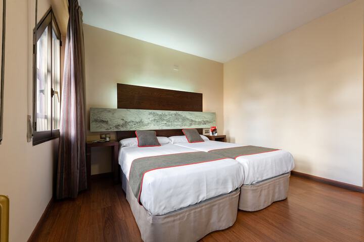 Room 10 of 43