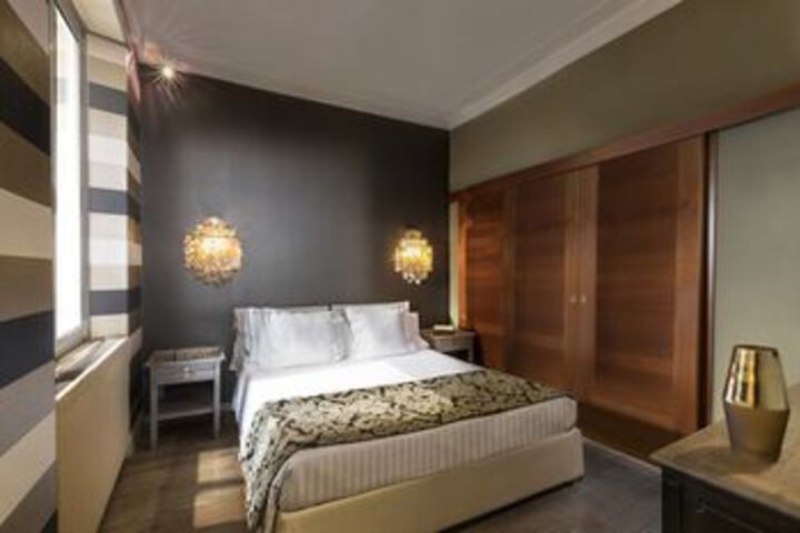 Room 8 of 14