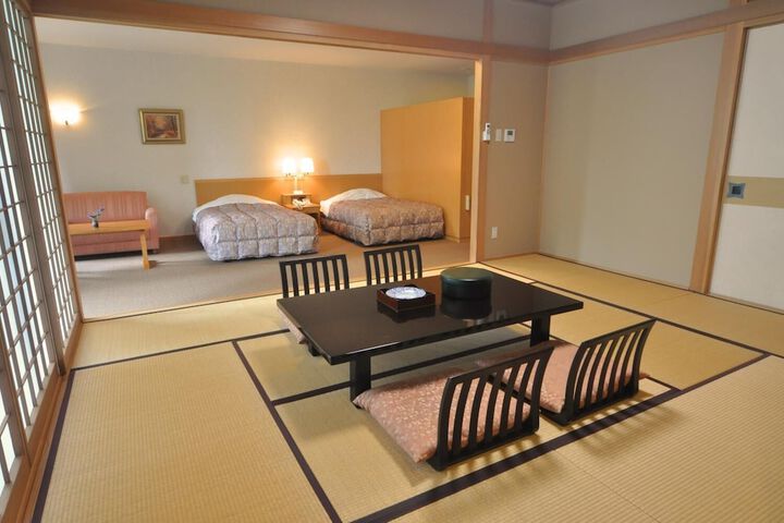 Room 6 of 34