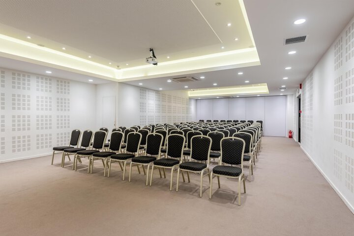 Business Center 119 of 138
