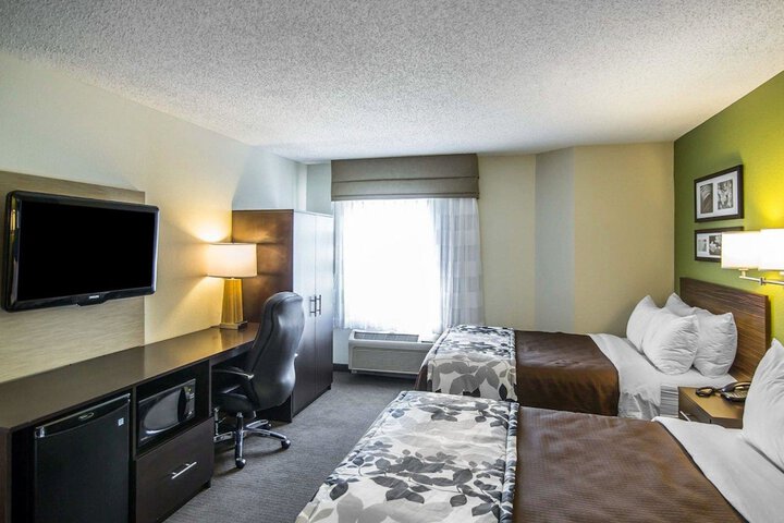 Room 25 of 33