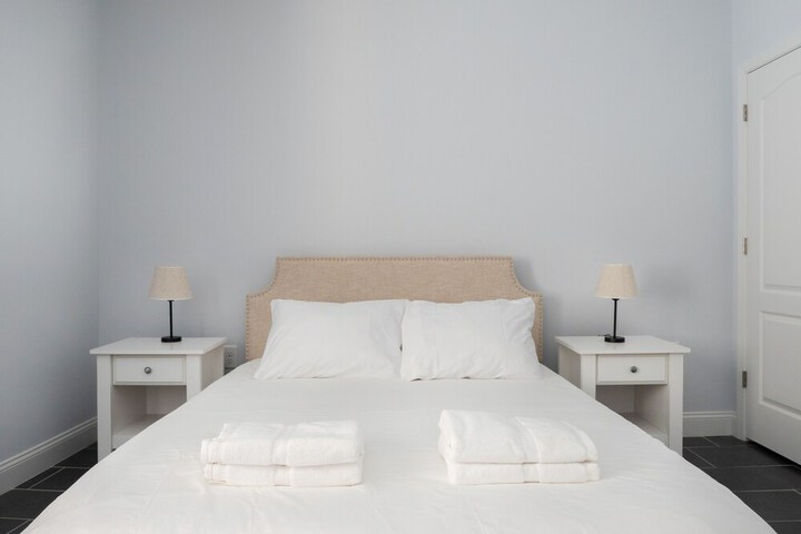 Room 2 of 22