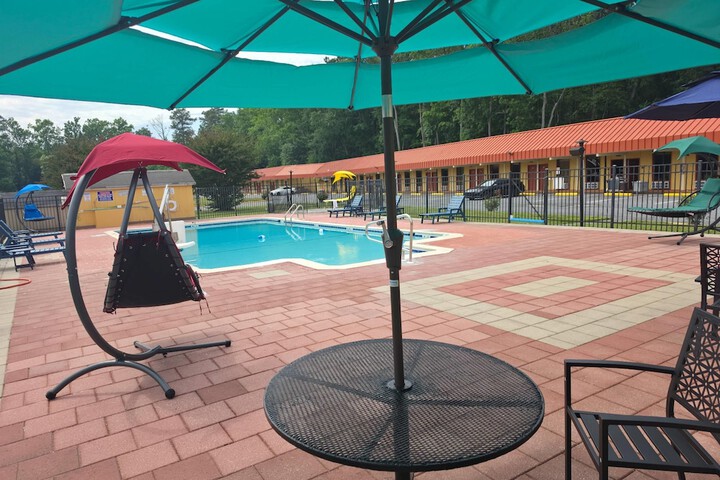 Hotel Pool