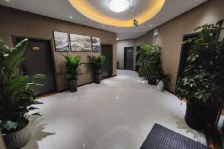 Qianbulang Hotel (Hongwu Old Street Branch)