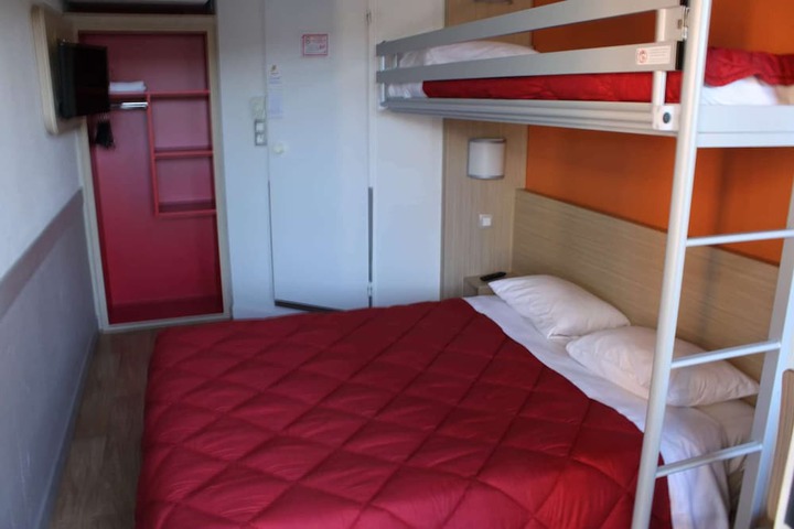 Room 10 of 61