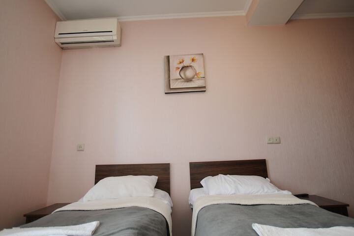 Room 15 of 16