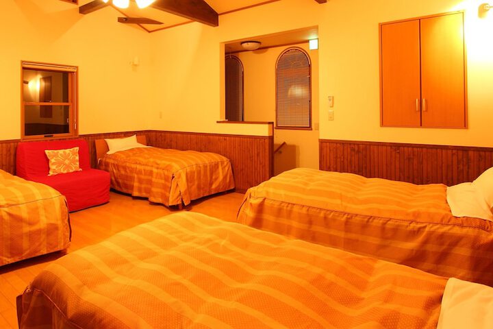 Room 15 of 102