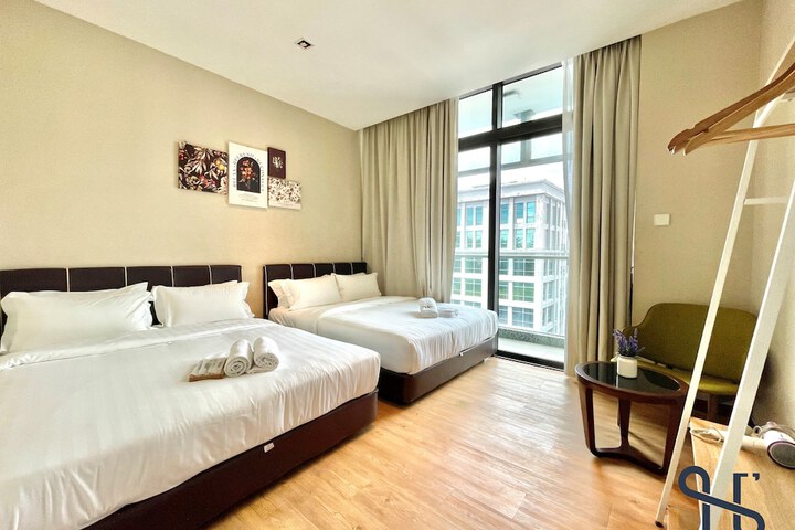 Room 28 of 326