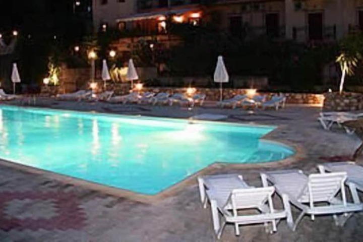 Hotel with Pool
