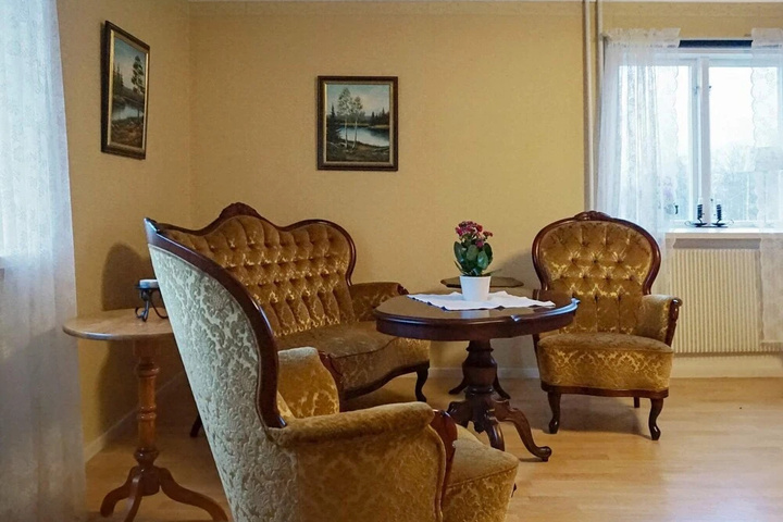 Room 3 of 16