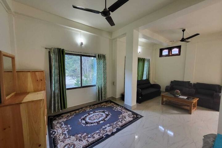 Room 5 of 16