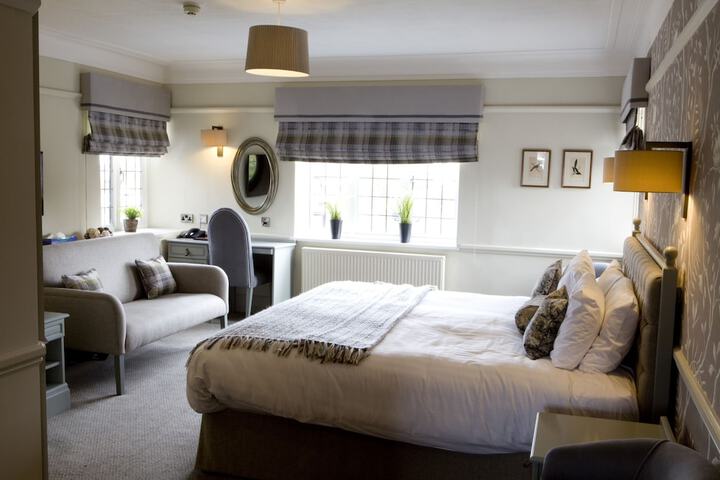Room 4 of 30