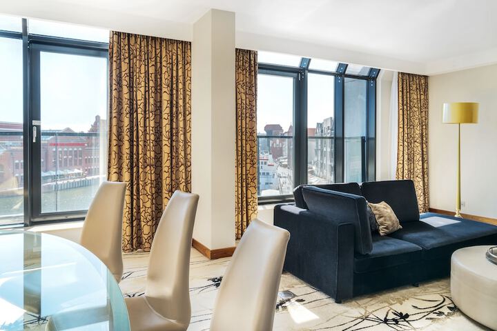 Room 44 of 125