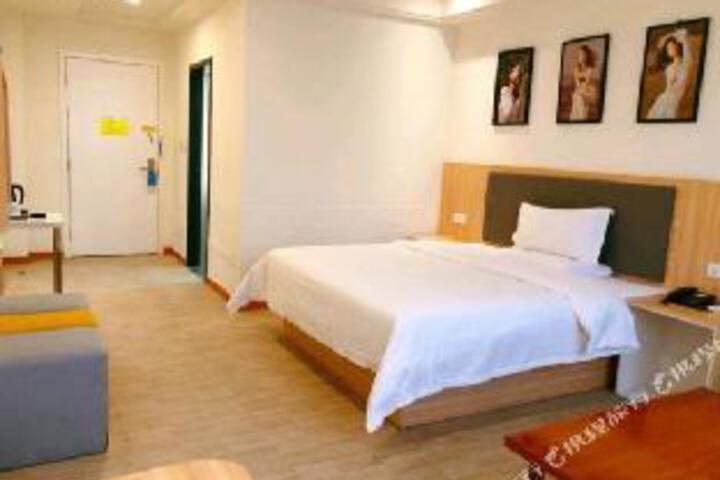 Hero Image 1 of 5