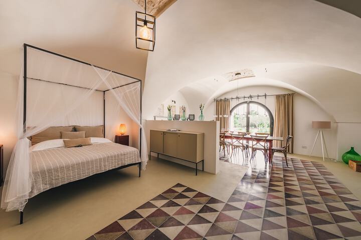 Room 4 of 87