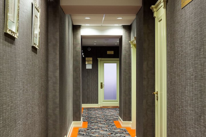 Ballroom/Hall 71 of 79