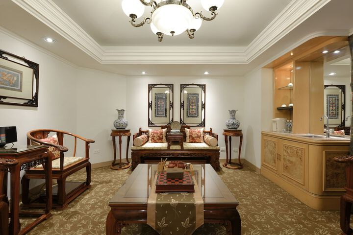 Room 32 of 90