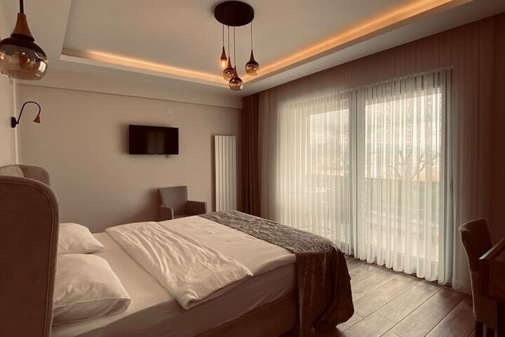 Room 9 of 27