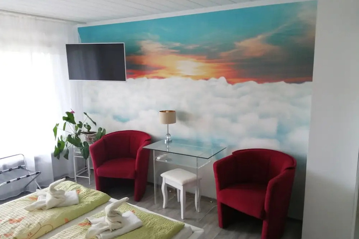 Room 5 of 20