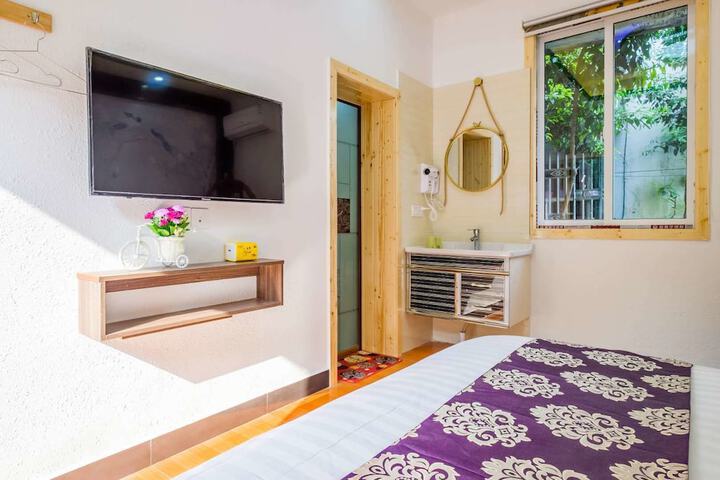 Room 18 of 21